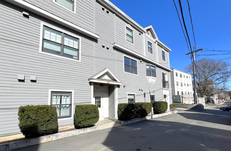 Building Photo - 43 Pitman St