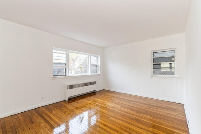 Building Photo - 169 McAdoo Ave