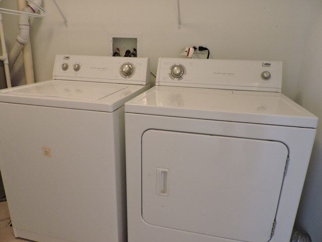 Building Photo - 8255 Skokie Blvd