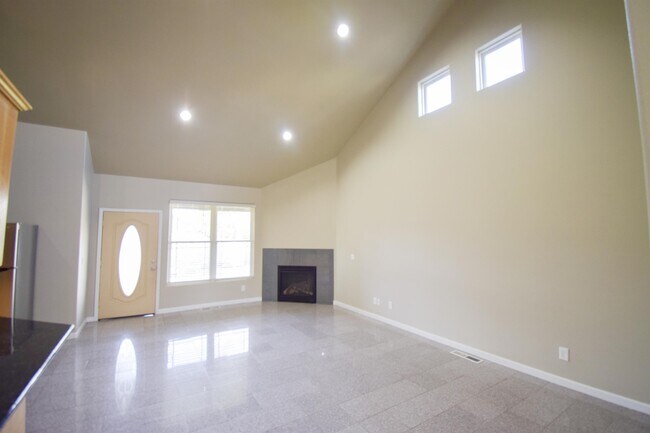 Building Photo - 2485 Meridian Dr
