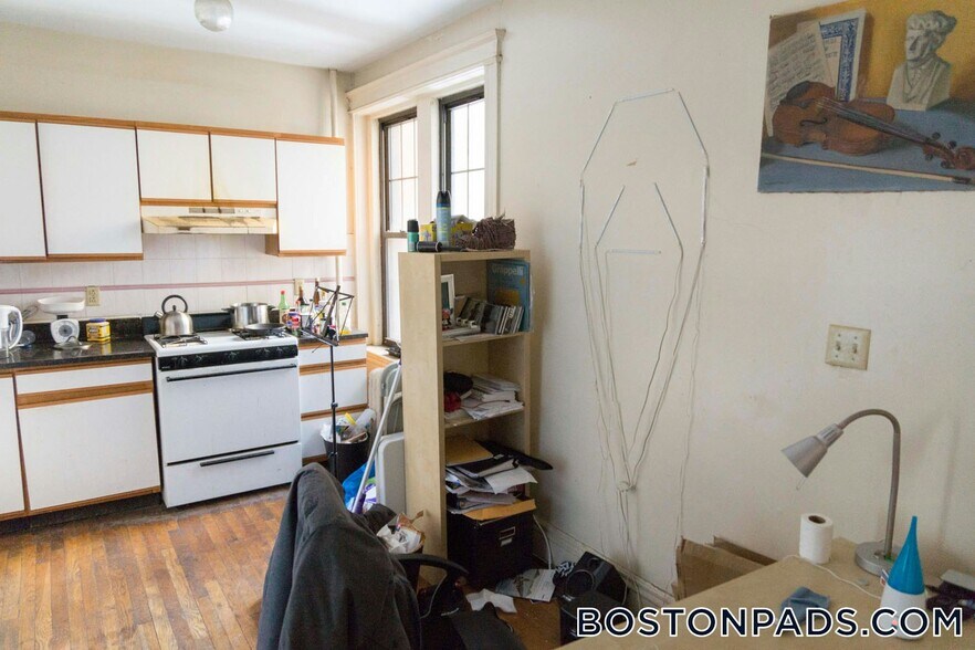 Building Photo - 56 Queensberry St