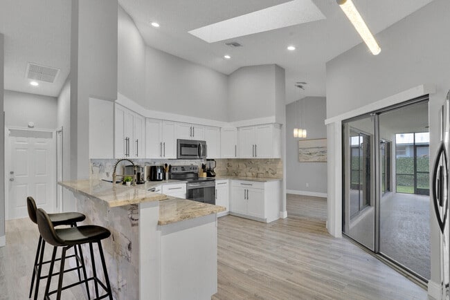 Building Photo - 13834 Geranium Pl