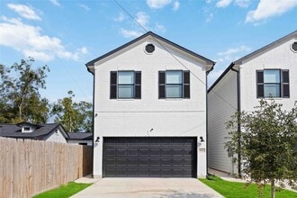 Building Photo - 5111 Firnat St