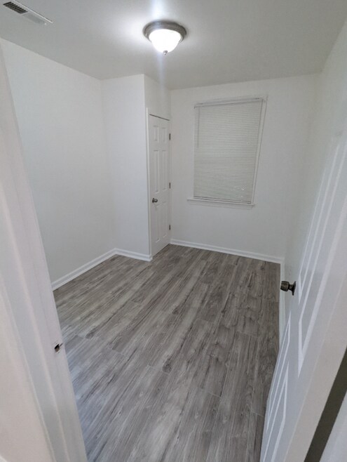 Building Photo - 2843 Minnesota Ave SE