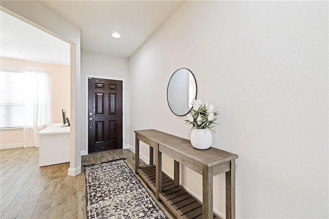 Building Photo - 165 Carlina Lp