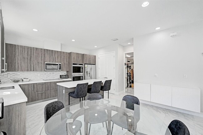 Building Photo - 3534 Forest View Cir