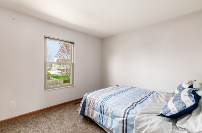 Building Photo - 8370 Payson Dr