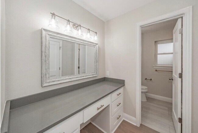 Building Photo - 4904 Arborlawn Dr