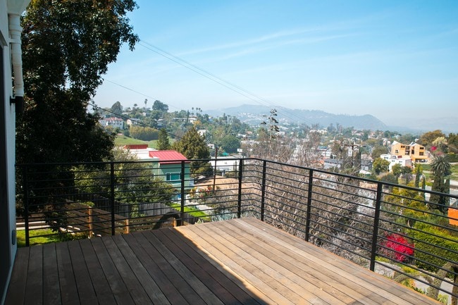 Building Photo - 2476 Hidalgo Ave