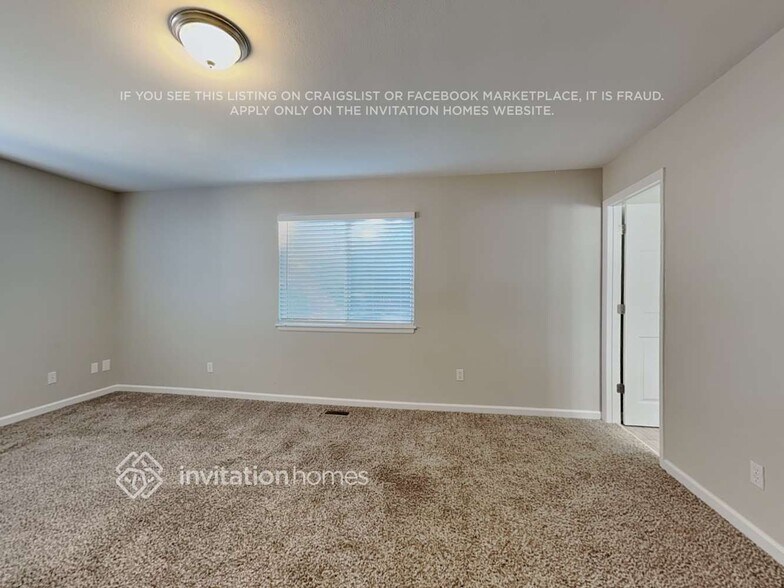 Building Photo - 2865 Leoti Dr