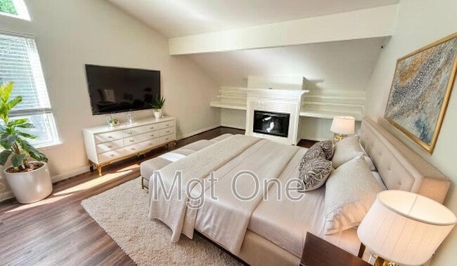 Building Photo - 13723 Berkeley Ct