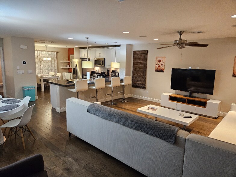 Building Photo - 300 Cadence View Way