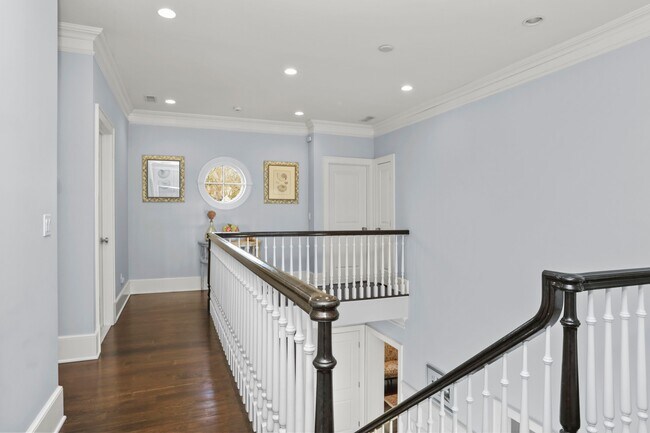 Building Photo - 30 Bayside Terrace
