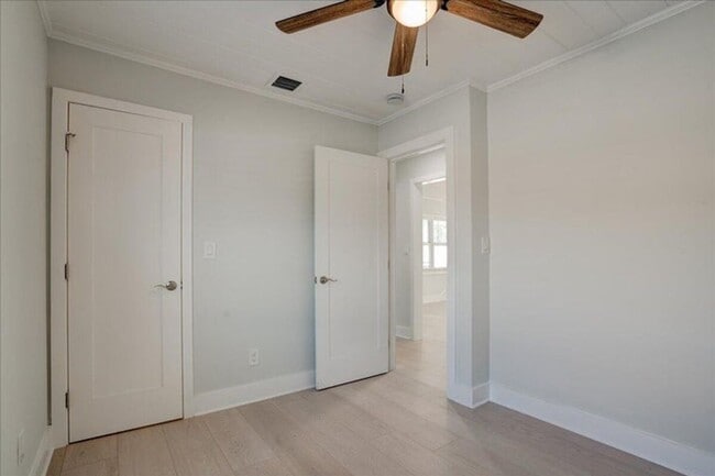 Building Photo - 320 NW 6th Ave