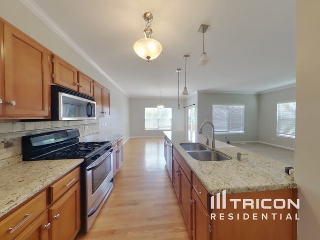 Building Photo - 23047 Ironwood Dr