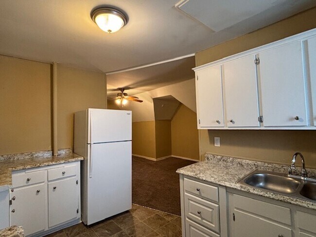 Building Photo - 548 Minnehaha Ave E