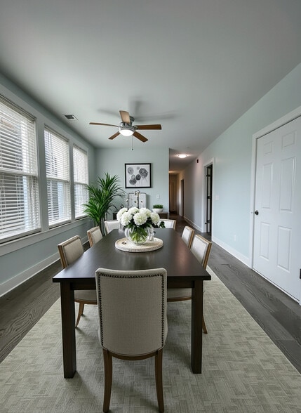 Building Photo - 2416 N Springfield Ave