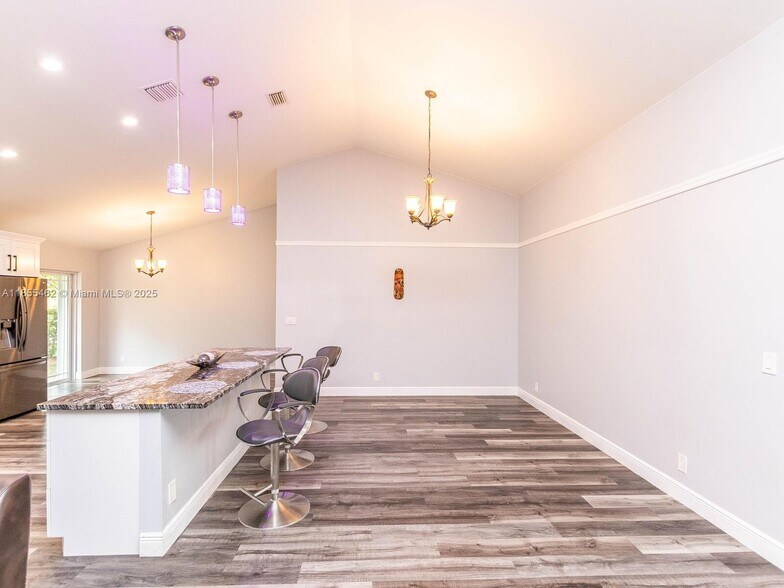 Building Photo - 9939 Majestic Way