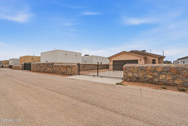 Building Photo - 14937 Tierra Isaiah Ave