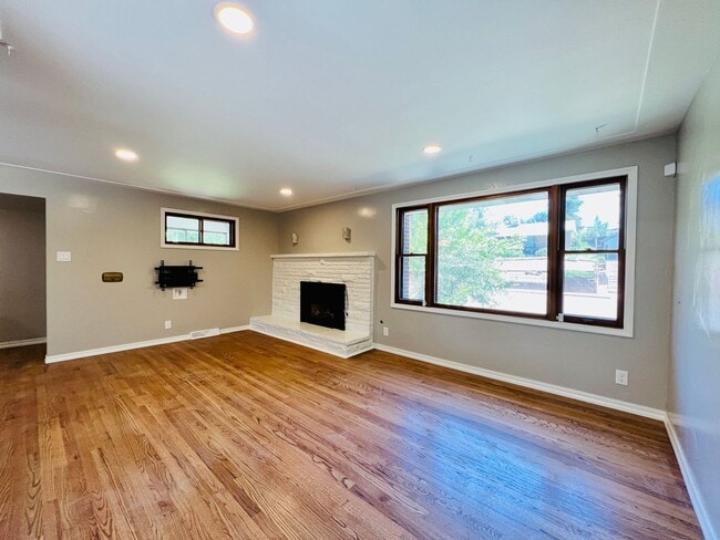 Building Photo - 2875 S Sherman St