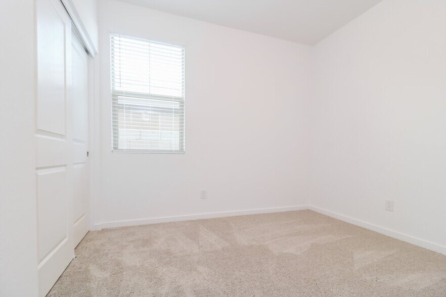 Building Photo - 10739 W Chipman Rd