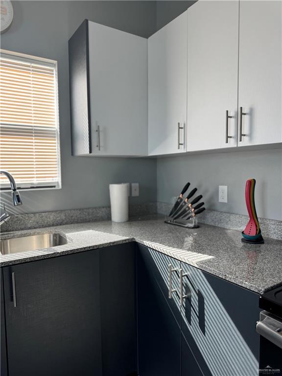 Building Photo - 2022 Summerland Ln