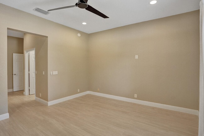 Building Photo - 5779 NW 120th Ave