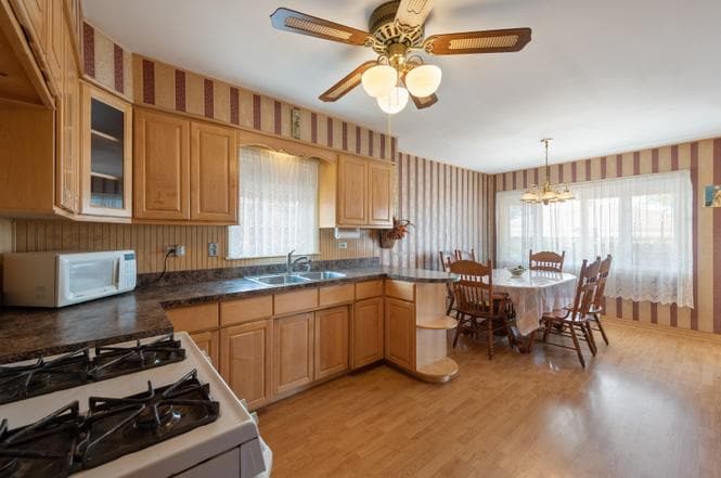 Building Photo - 4728 N Newland Ave