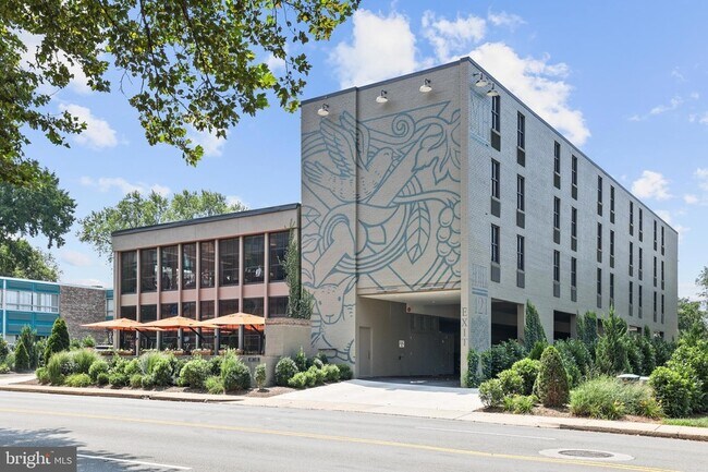 Building Photo - 513 W Broad St