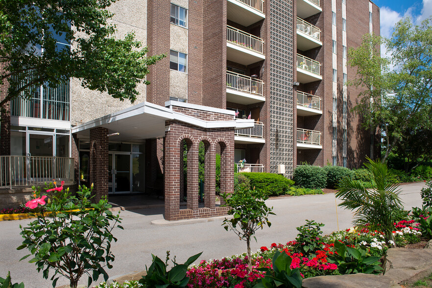 Primary Photo - Monroeville Apartments at LaVale