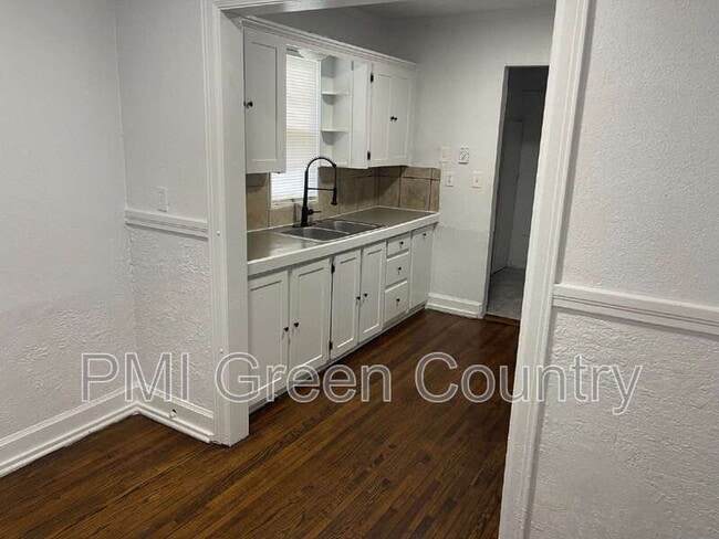 Building Photo - 1535 N Boston Pl