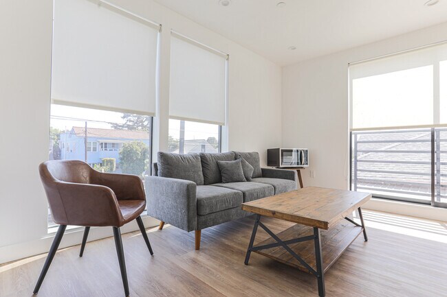 coliving space - 1603 W 35th St