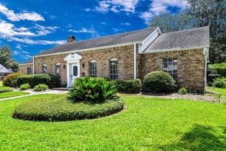 Building Photo - 614 Val Lena Dr