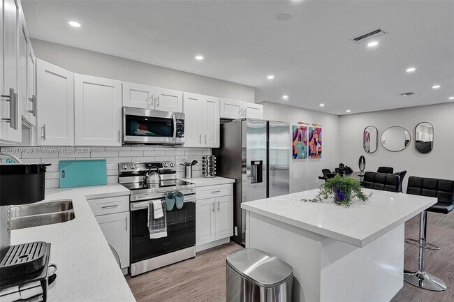 Building Photo - 1326 NE 151st St