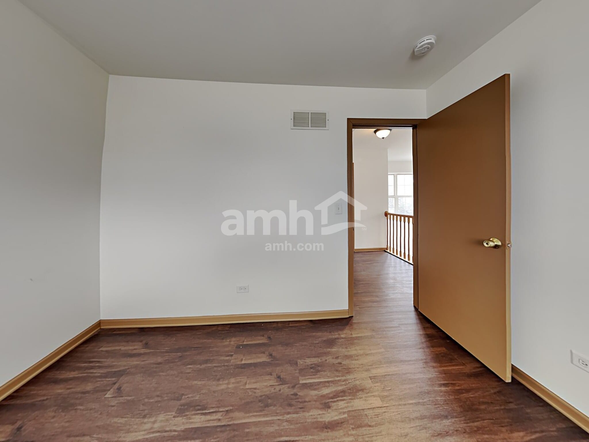 Building Photo - 544 Springwood Dr