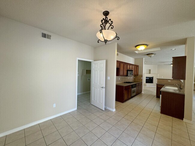 Building Photo - 4319 Summer Hill Ln NW