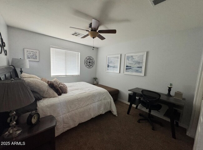 Building Photo - 40571 W Park Hill Dr