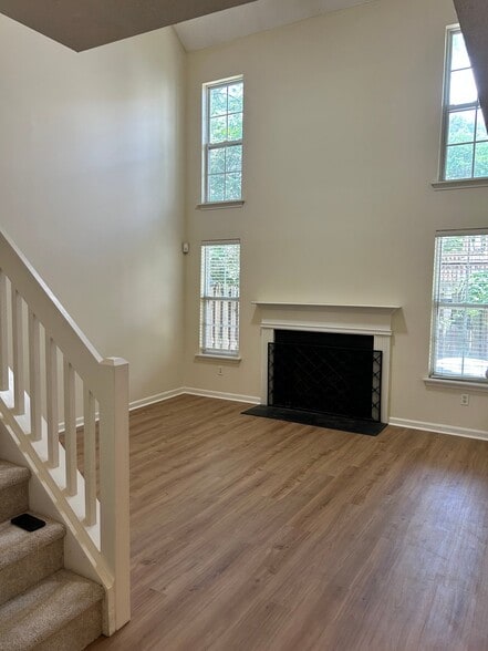 Building Photo - 8825 Scotch Heather Way
