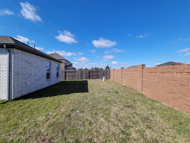 Building Photo - 8214 Leisure Pt Dr