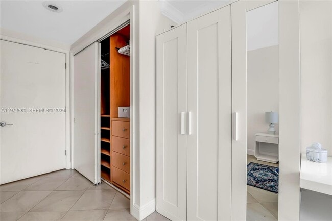 Building Photo - 218 SE 14th St