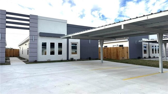 Building Photo - 17 S 43rd St