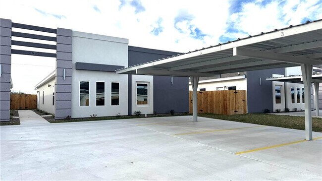 Building Photo - 2309 N 43rd St