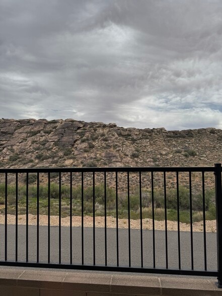 Building Photo - 3990 E Fossil Way