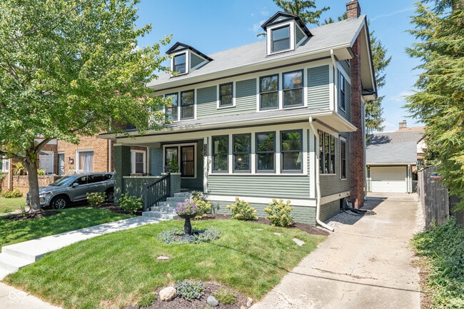 Building Photo - 322 E 37th St