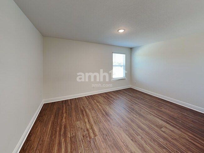 Building Photo - 2213 Saffron Walden Dr