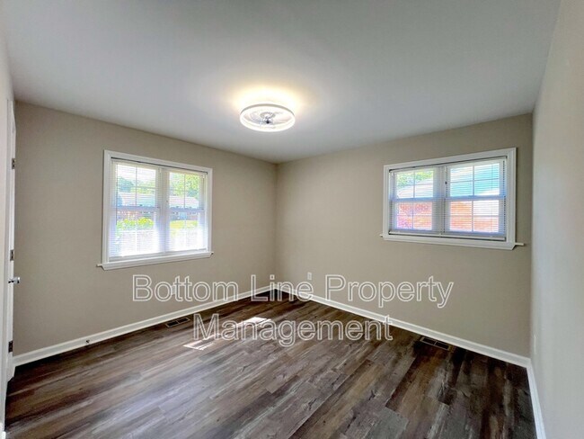 Building Photo - 801 Ridgedale Ct
