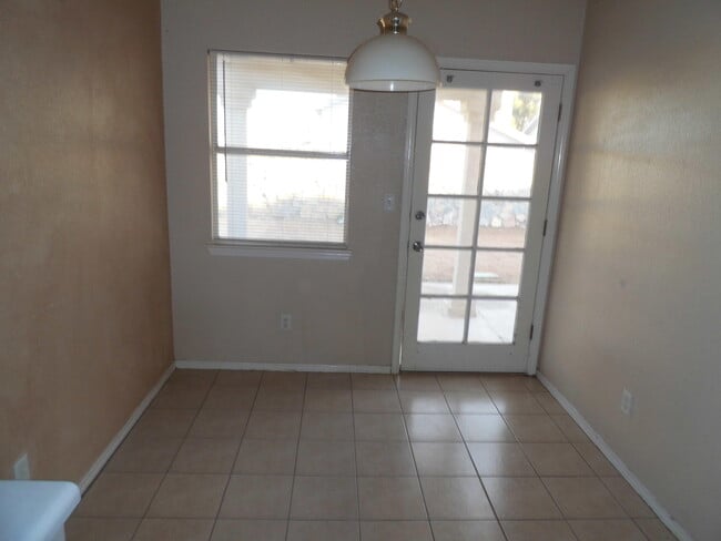 Building Photo - 2260 Tierra De Paz Way