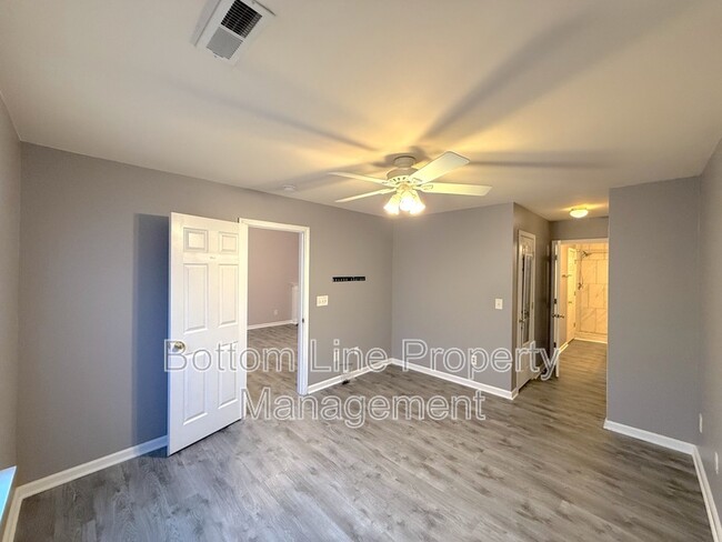 Building Photo - 224 Primrose Walk