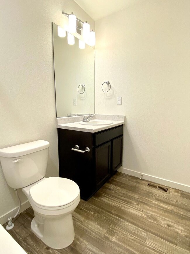 Building Photo - Beautifully built townhome in Banning Lewis Ranch ready Now!!