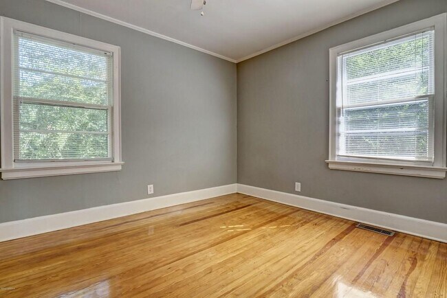 Bedroom - 2702 Chestnut St